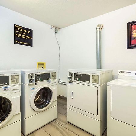 יורקטון Comfort Inn & Suites מראה חיצוני תמונה