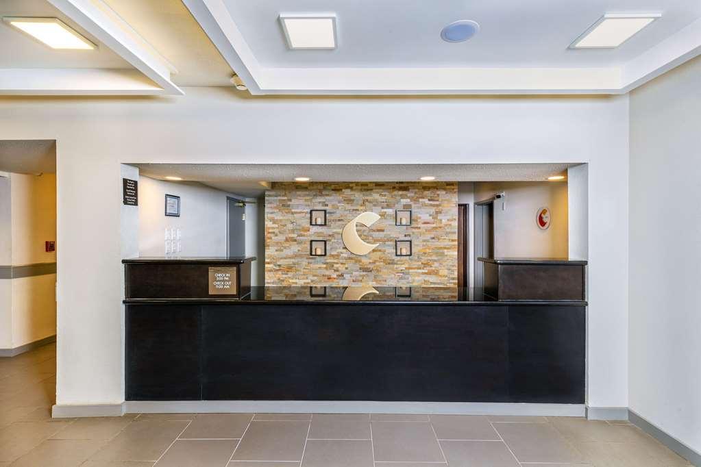 יורקטון Comfort Inn & Suites מראה פנימי תמונה