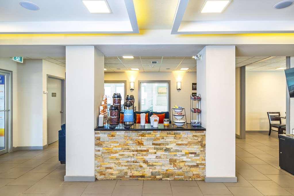 יורקטון Comfort Inn & Suites מראה פנימי תמונה
