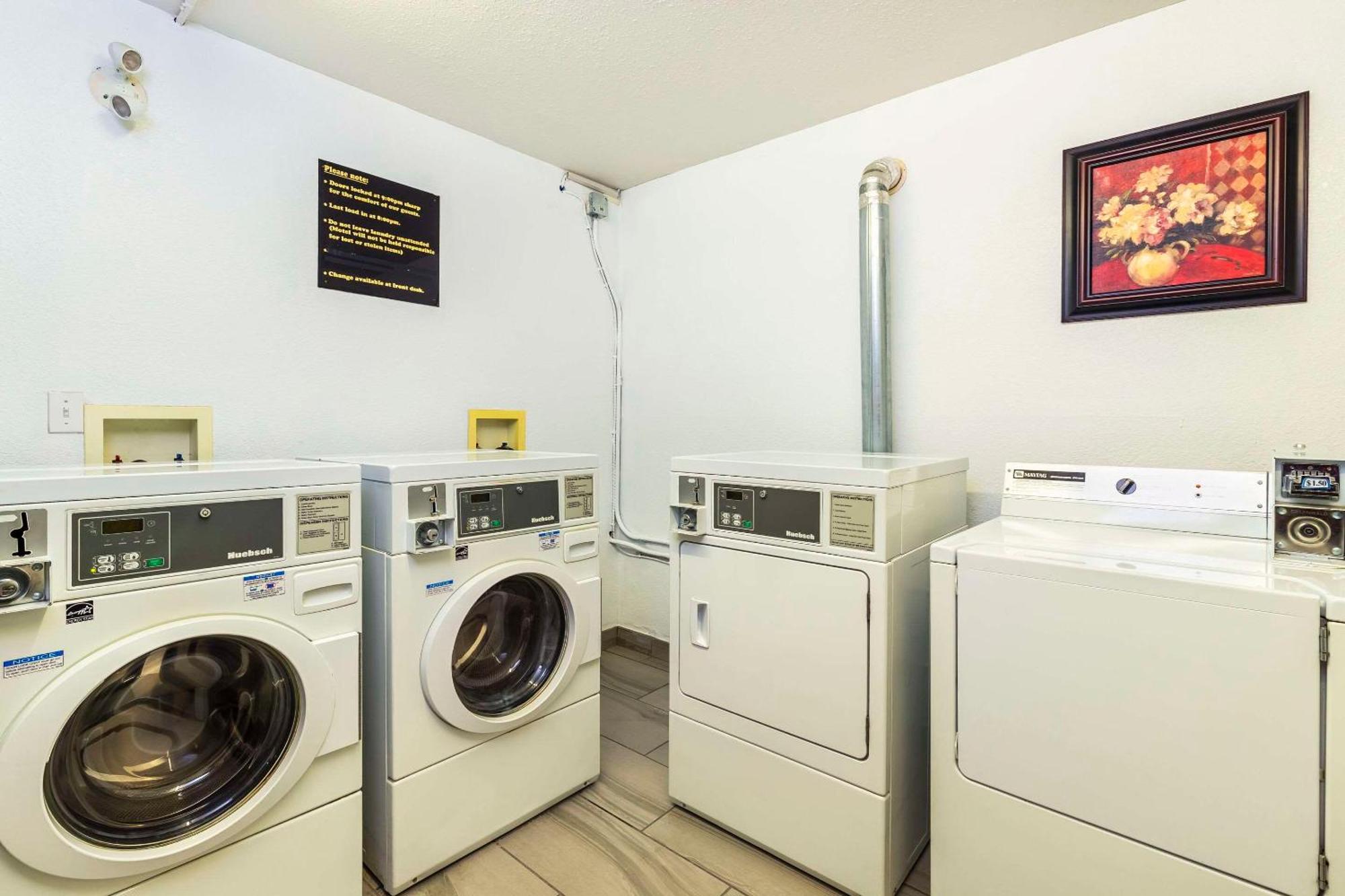 יורקטון Comfort Inn & Suites מראה חיצוני תמונה
