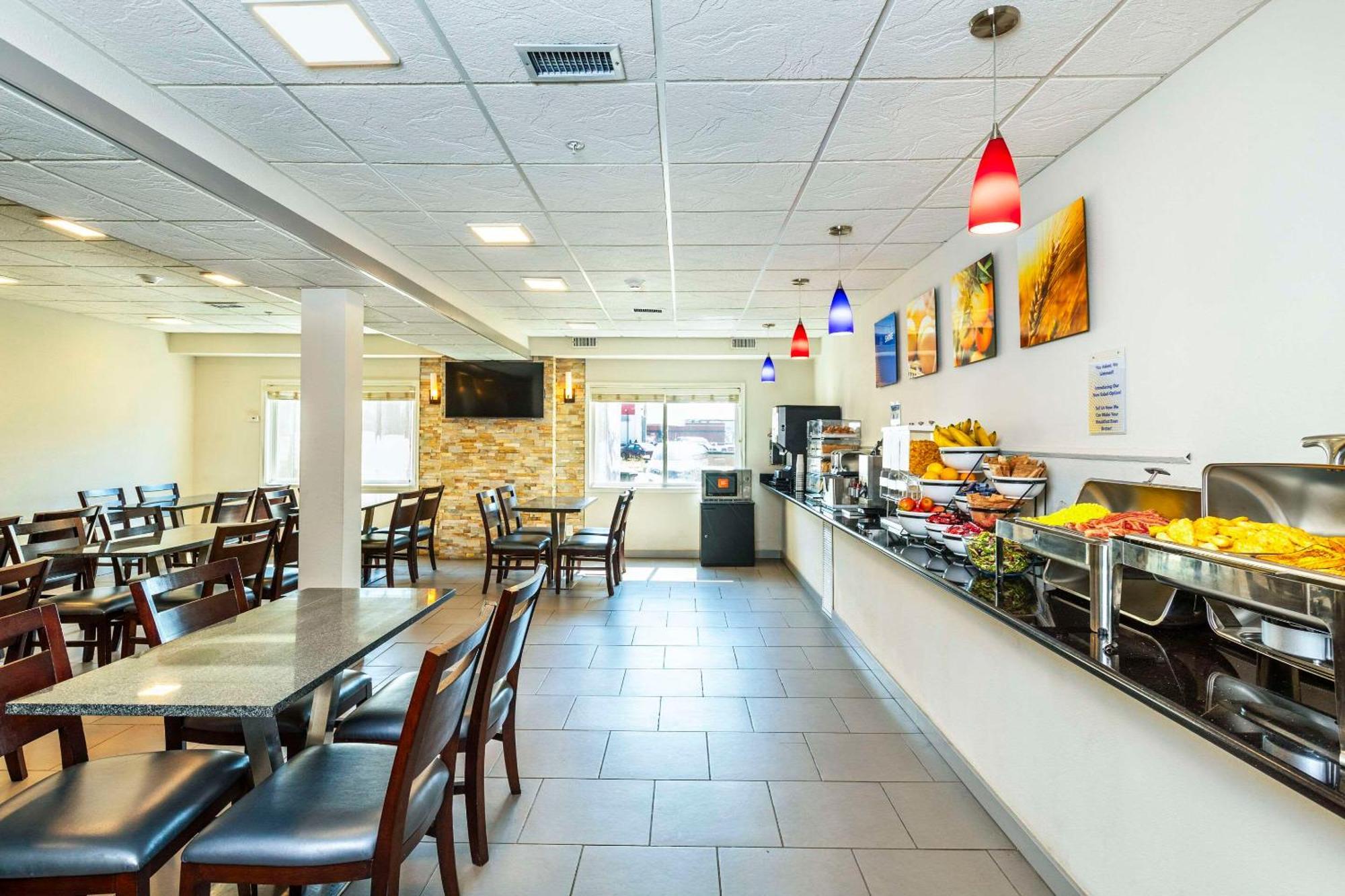 יורקטון Comfort Inn & Suites מראה חיצוני תמונה
