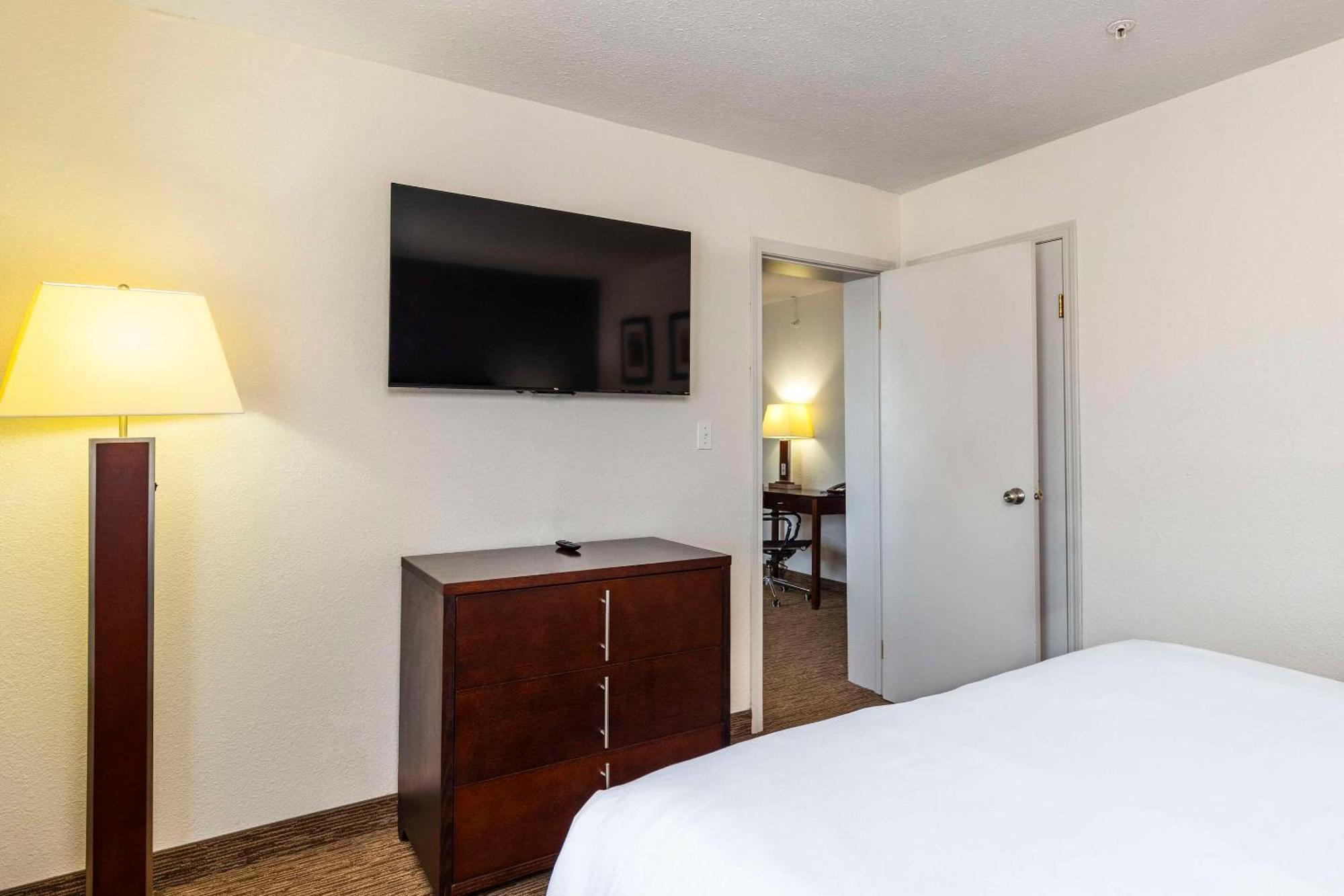 יורקטון Comfort Inn & Suites מראה חיצוני תמונה