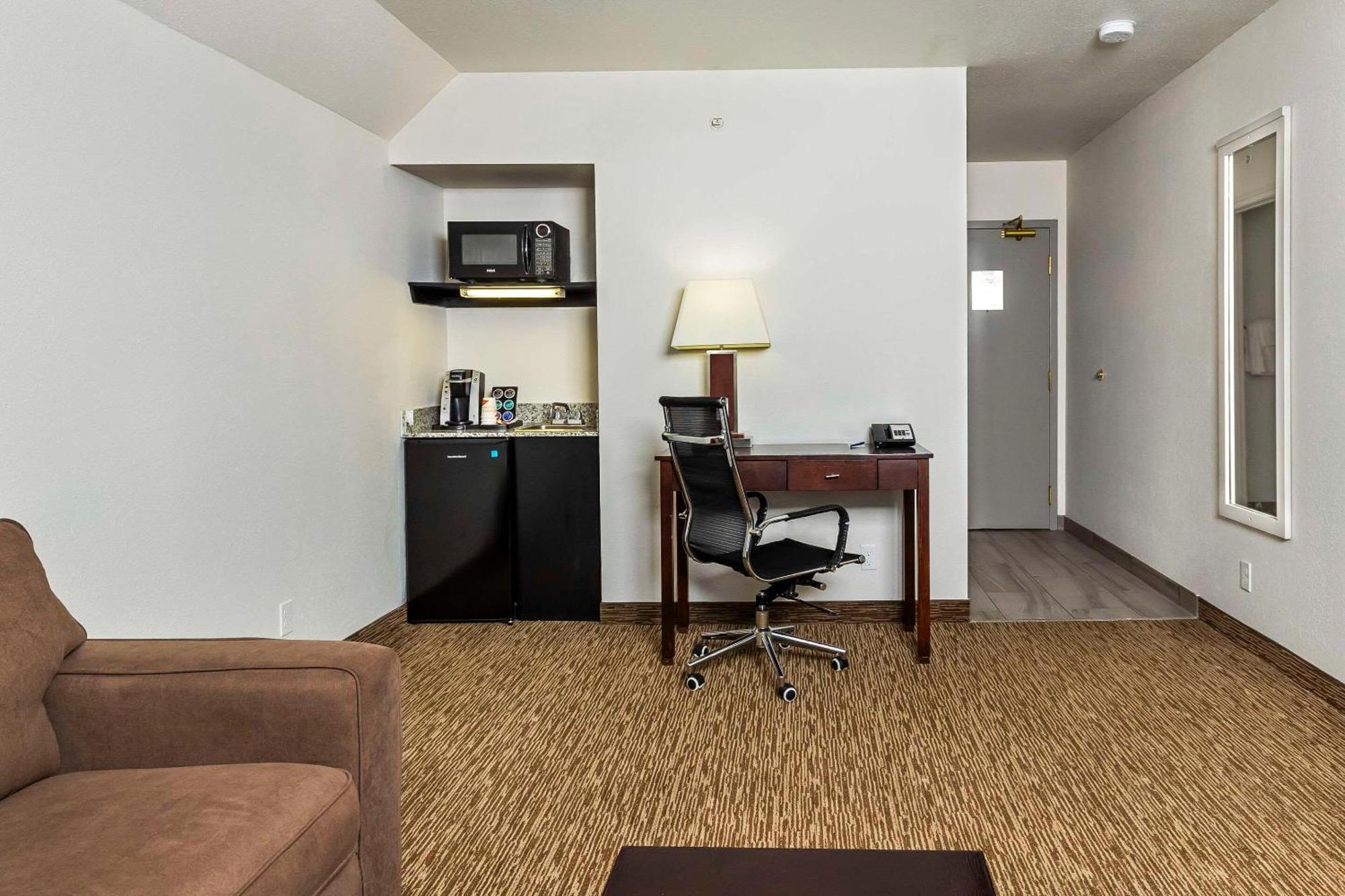 יורקטון Comfort Inn & Suites מראה חיצוני תמונה