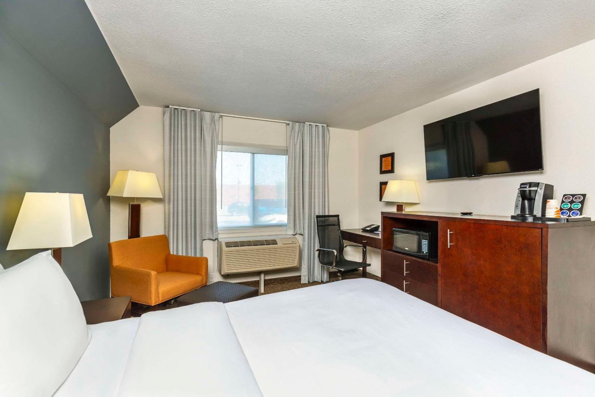 יורקטון Comfort Inn & Suites מראה חיצוני תמונה