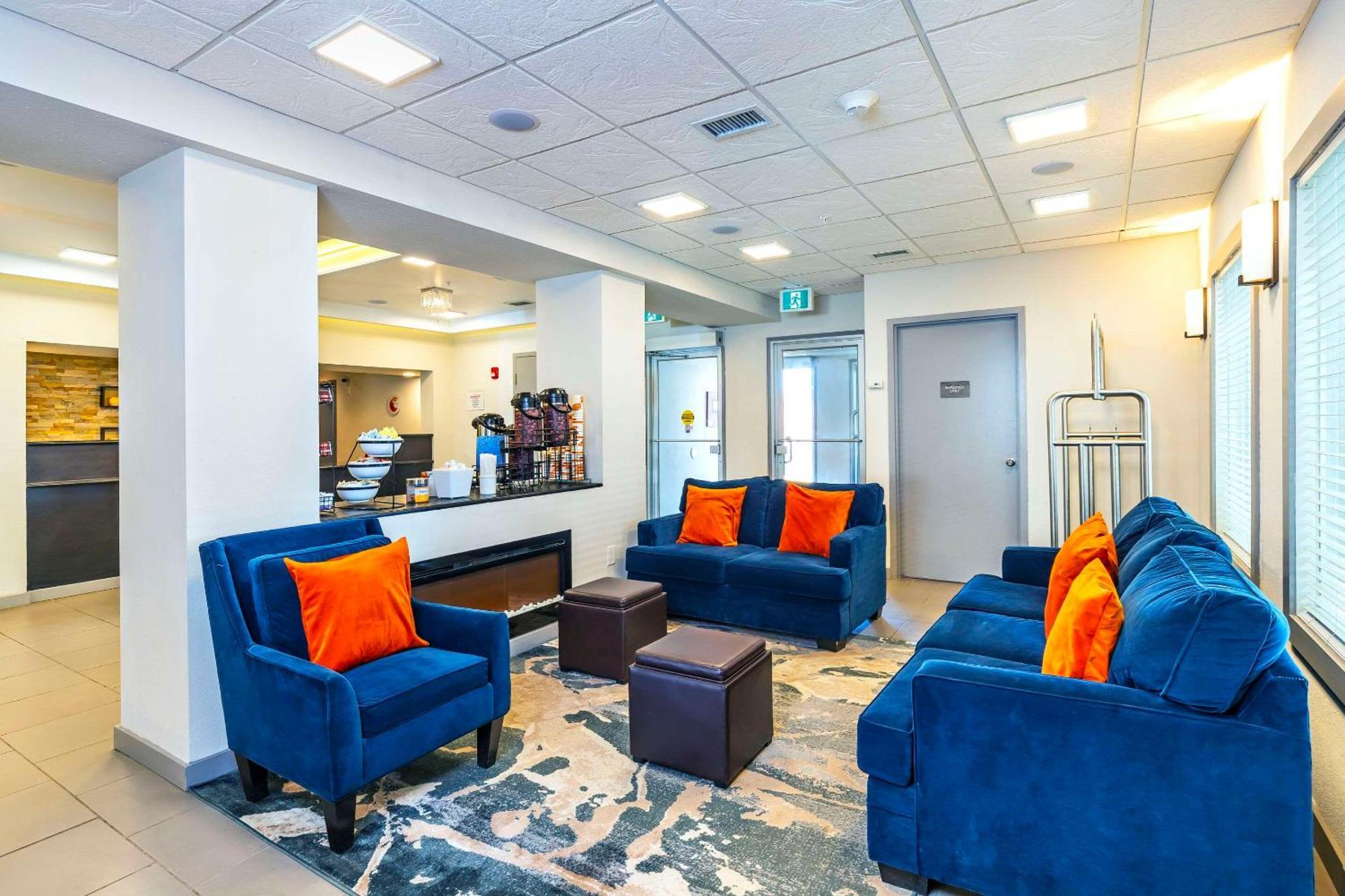 יורקטון Comfort Inn & Suites מראה חיצוני תמונה