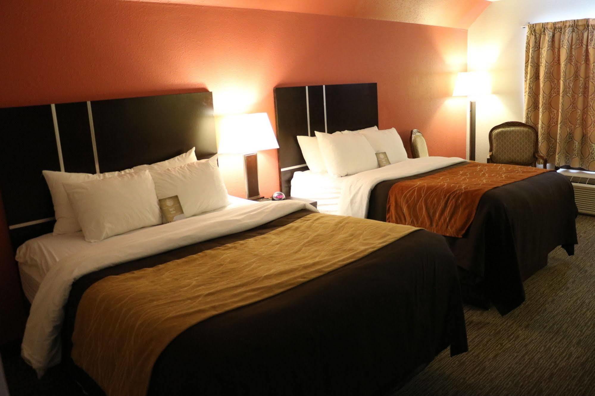 יורקטון Comfort Inn & Suites מראה חיצוני תמונה